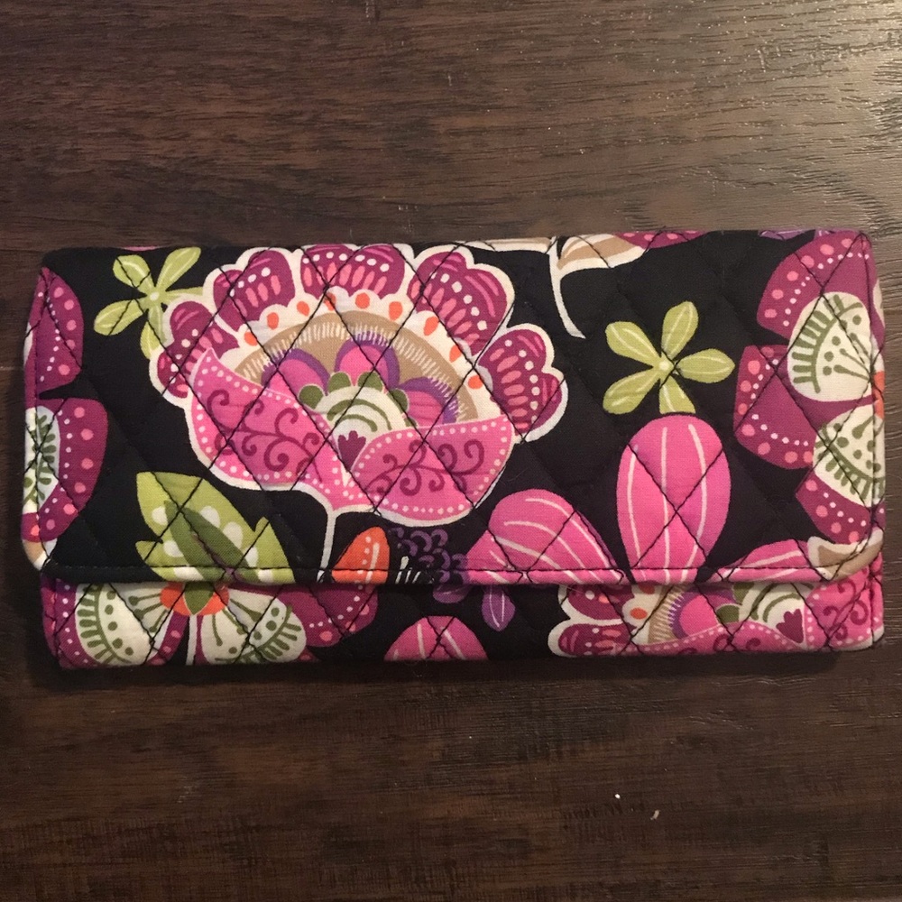 Vera Bradley Wallet, Pirouette Pink Pattern